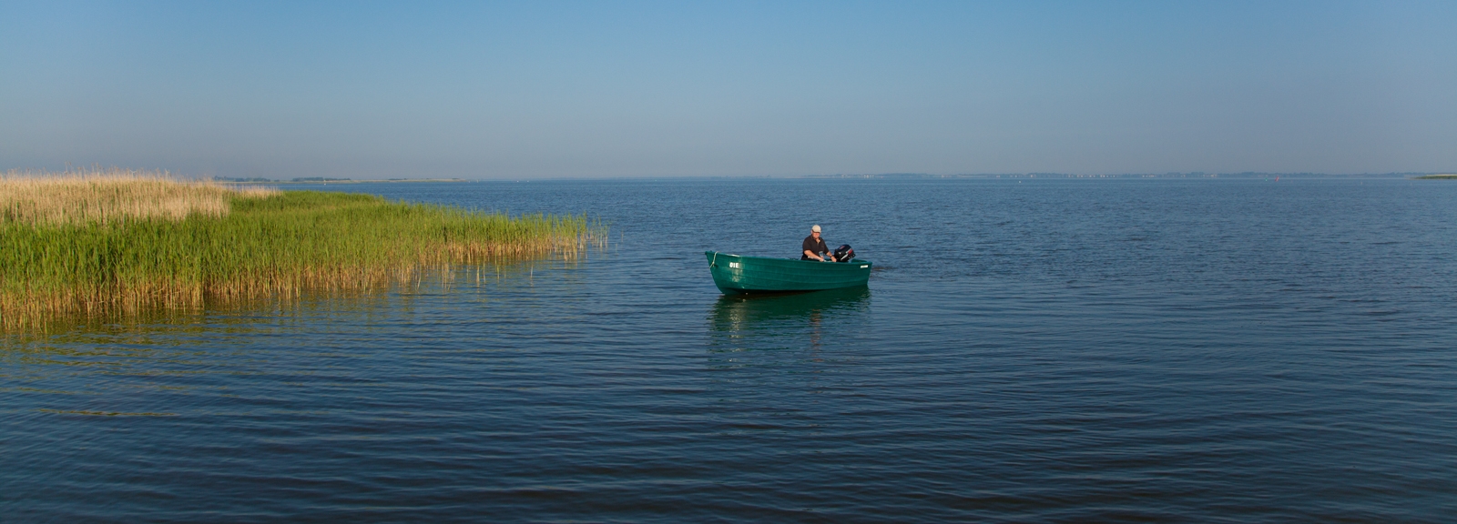Saaler Bodden, Bootsfahrt, Ferienhäuser Boddenperlen
